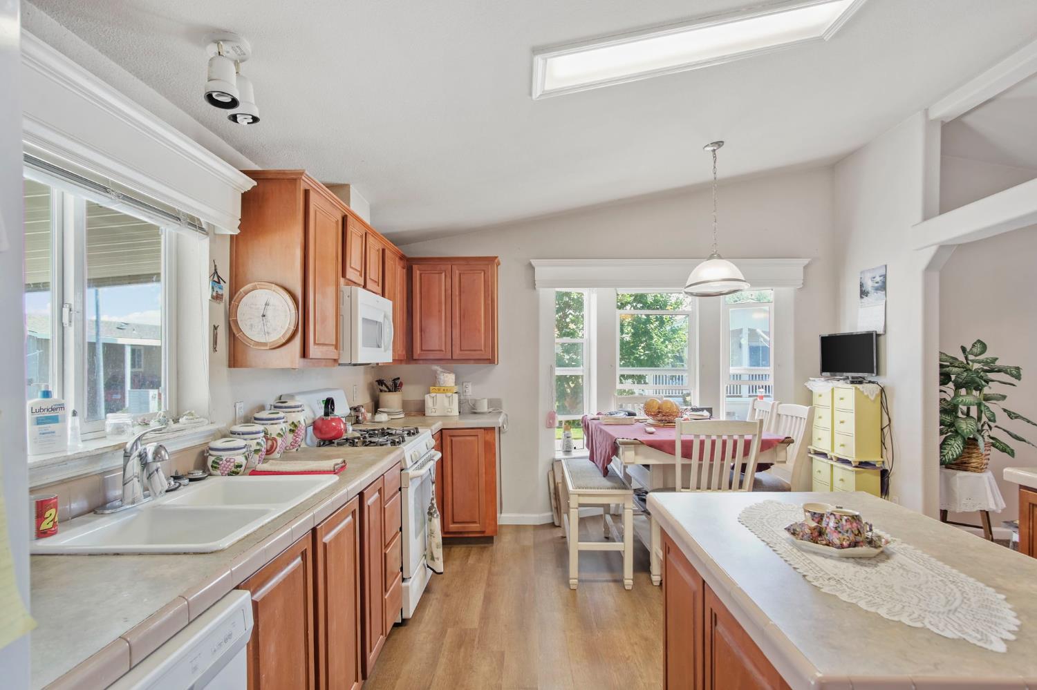 Detail Gallery Image 10 of 23 For 1557 Monte Cristo Way, Livingston,  CA 95334 - 2 Beds | 2 Baths