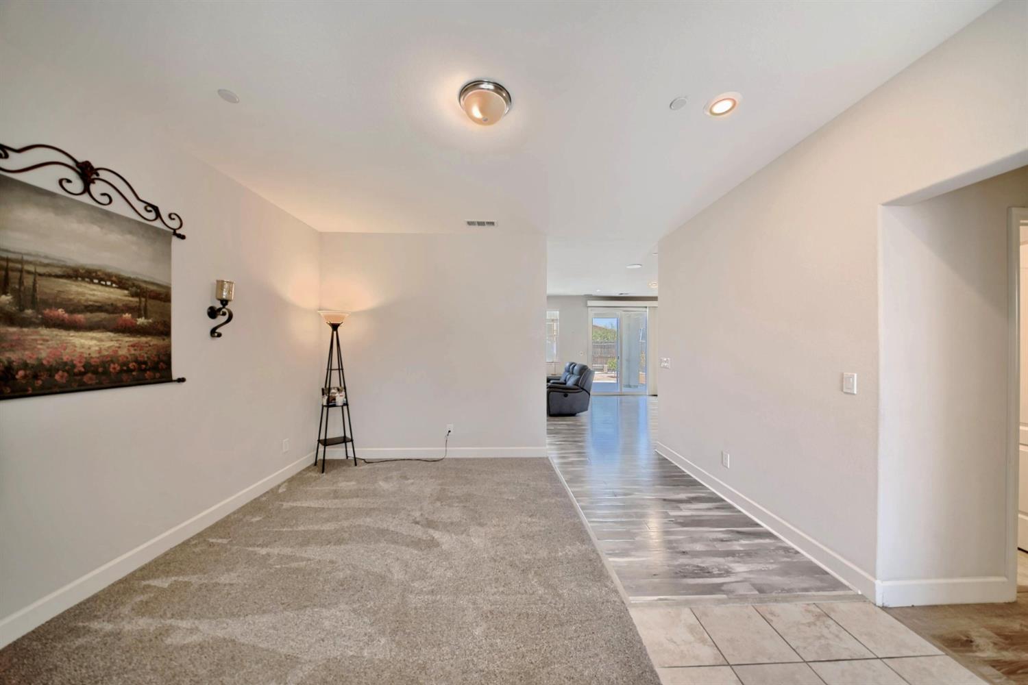 Detail Gallery Image 7 of 81 For 245 Springfield Dr, Manteca,  CA 95337 - 3 Beds | 2 Baths