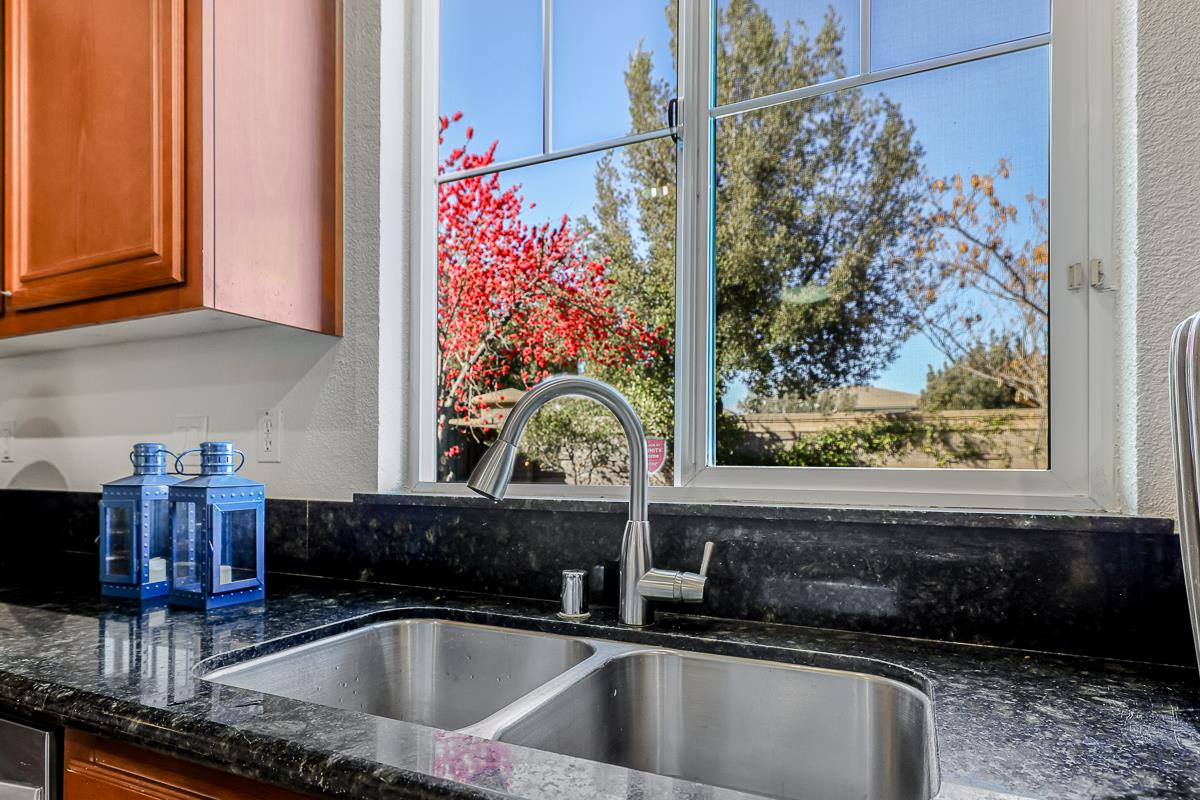 Detail Gallery Image 17 of 53 For 327 W Laverne Ct, Mountain House,  CA 95391 - 4 Beds | 3 Baths