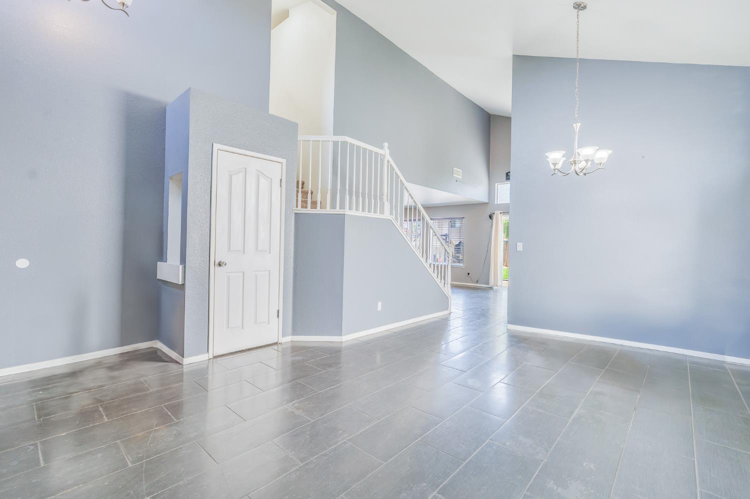 Detail Gallery Image 11 of 66 For 930 Kathy St, Los Banos,  CA 93635 - 4 Beds | 2/1 Baths