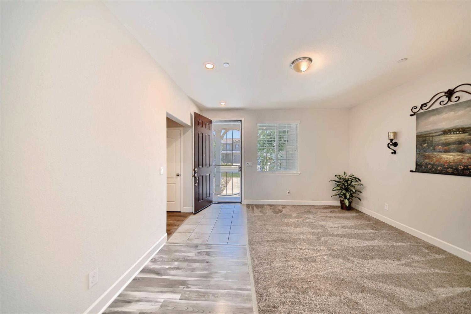 Detail Gallery Image 8 of 81 For 245 Springfield Dr, Manteca,  CA 95337 - 3 Beds | 2 Baths