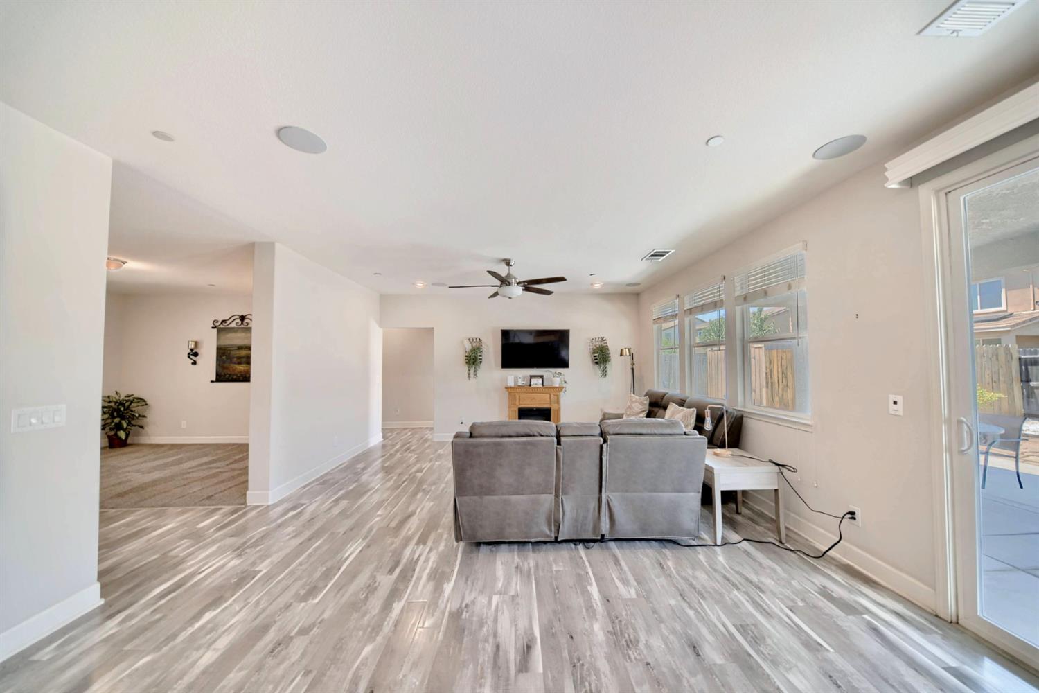 Detail Gallery Image 21 of 81 For 245 Springfield Dr, Manteca,  CA 95337 - 3 Beds | 2 Baths