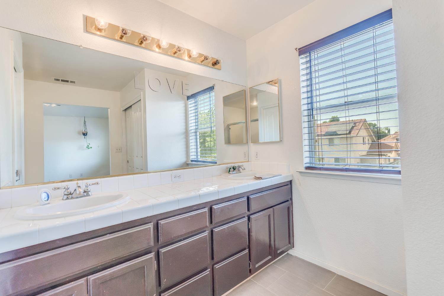 Detail Gallery Image 49 of 66 For 930 Kathy St, Los Banos,  CA 93635 - 4 Beds | 2/1 Baths