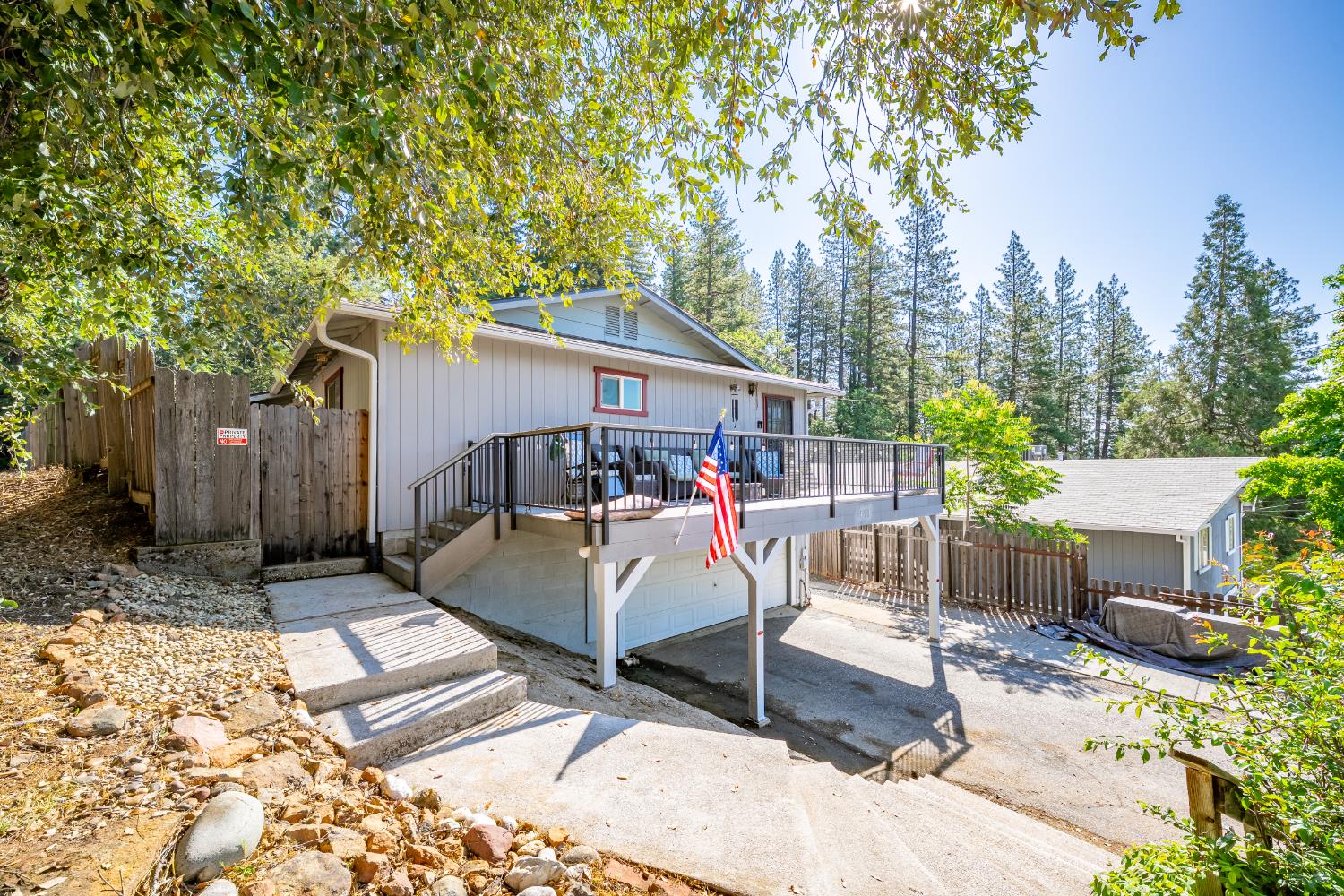Detail Gallery Image 3 of 73 For 111 W Oak Hill Dr, Colfax,  CA 95713 - 4 Beds | 2/1 Baths