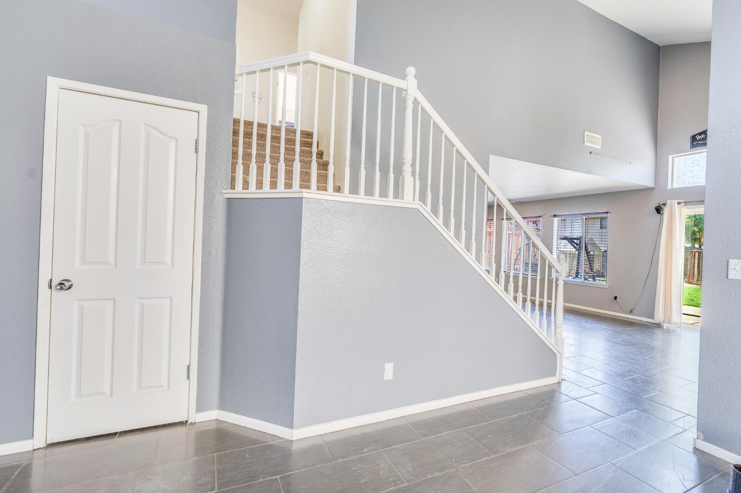 Detail Gallery Image 13 of 66 For 930 Kathy St, Los Banos,  CA 93635 - 4 Beds | 2/1 Baths