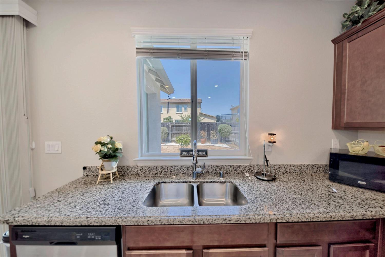 Detail Gallery Image 24 of 81 For 245 Springfield Dr, Manteca,  CA 95337 - 3 Beds | 2 Baths