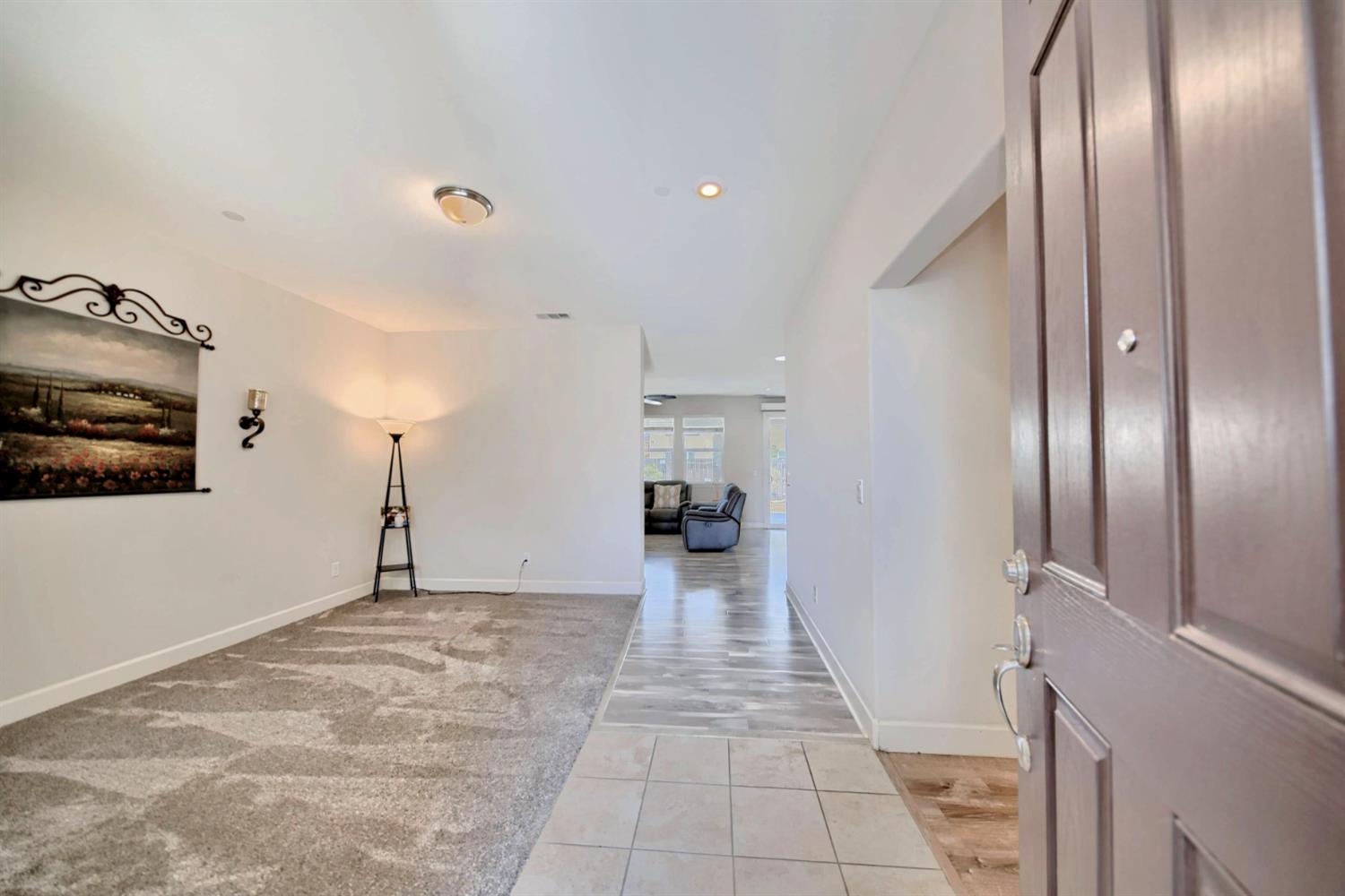 Detail Gallery Image 5 of 81 For 245 Springfield Dr, Manteca,  CA 95337 - 3 Beds | 2 Baths