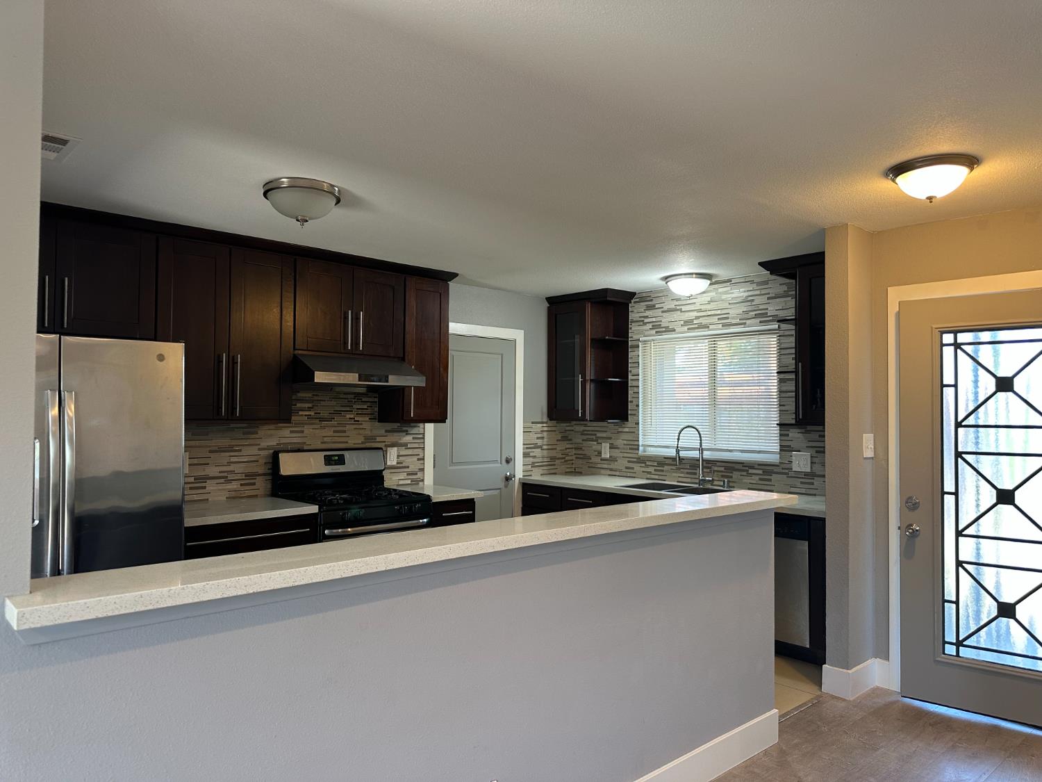 Detail Gallery Image 8 of 35 For 4255 Schofield Way, North Highlands,  CA 95660 - 4 Beds | 2 Baths
