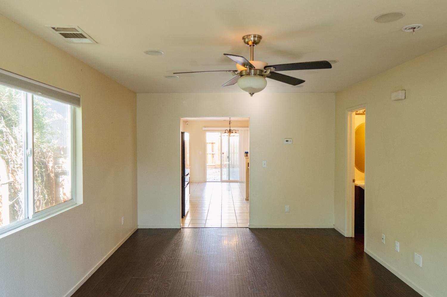 Detail Gallery Image 7 of 53 For 4376 Mathias Way, Merced,  CA 95348 - 3 Beds | 2/1 Baths