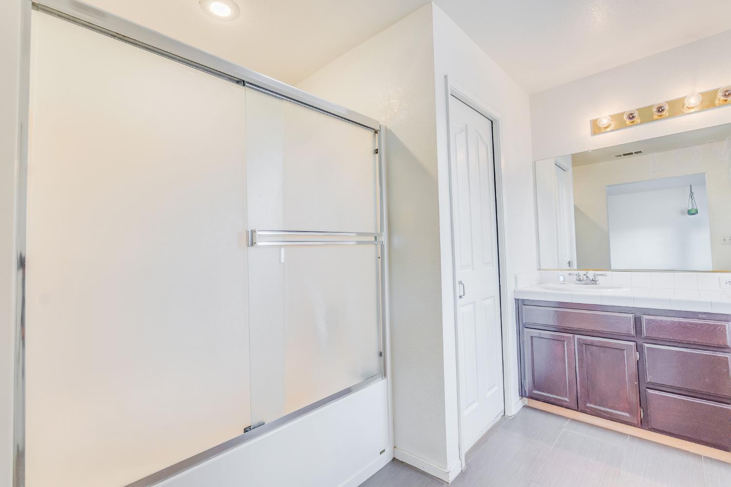 Detail Gallery Image 48 of 66 For 930 Kathy St, Los Banos,  CA 93635 - 4 Beds | 2/1 Baths