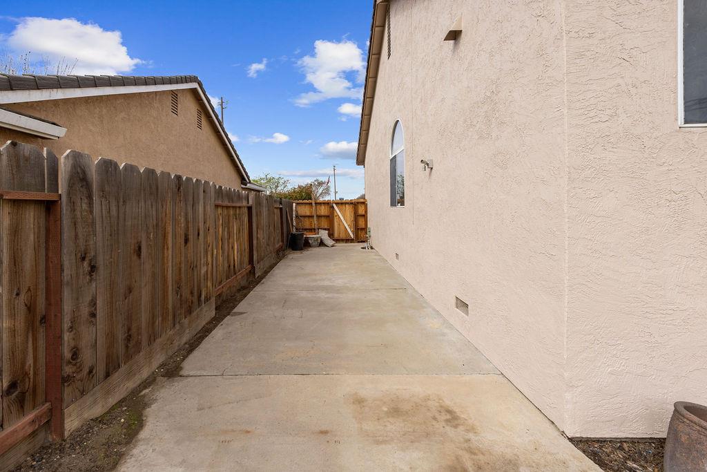 Detail Gallery Image 33 of 37 For 1844 Charles St, Hughson,  CA 95326 - 4 Beds | 3 Baths
