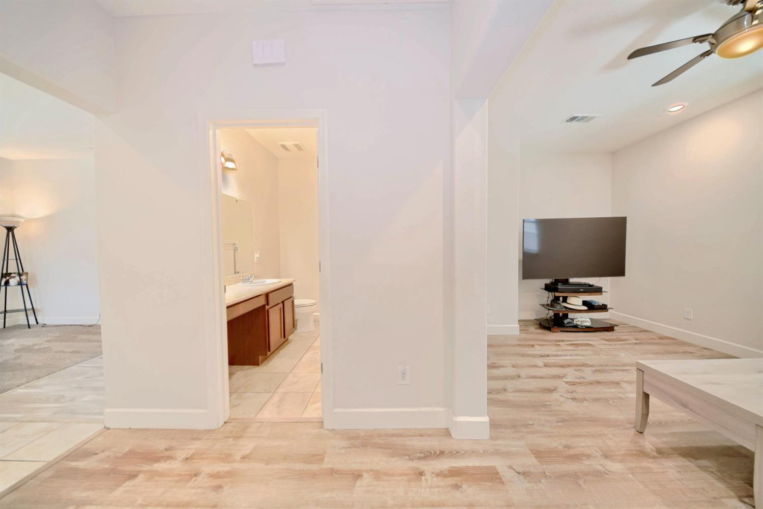 Detail Gallery Image 32 of 81 For 245 Springfield Dr, Manteca,  CA 95337 - 3 Beds | 2 Baths