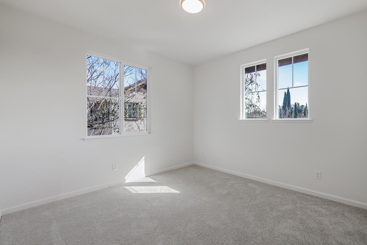 Detail Gallery Image 33 of 53 For 327 W Laverne Ct, Mountain House,  CA 95391 - 4 Beds | 3 Baths