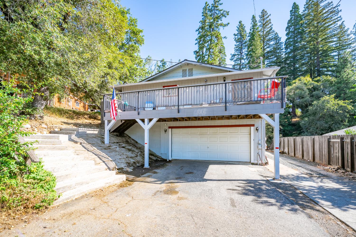 Detail Gallery Image 5 of 73 For 111 W Oak Hill Dr, Colfax,  CA 95713 - 4 Beds | 2/1 Baths
