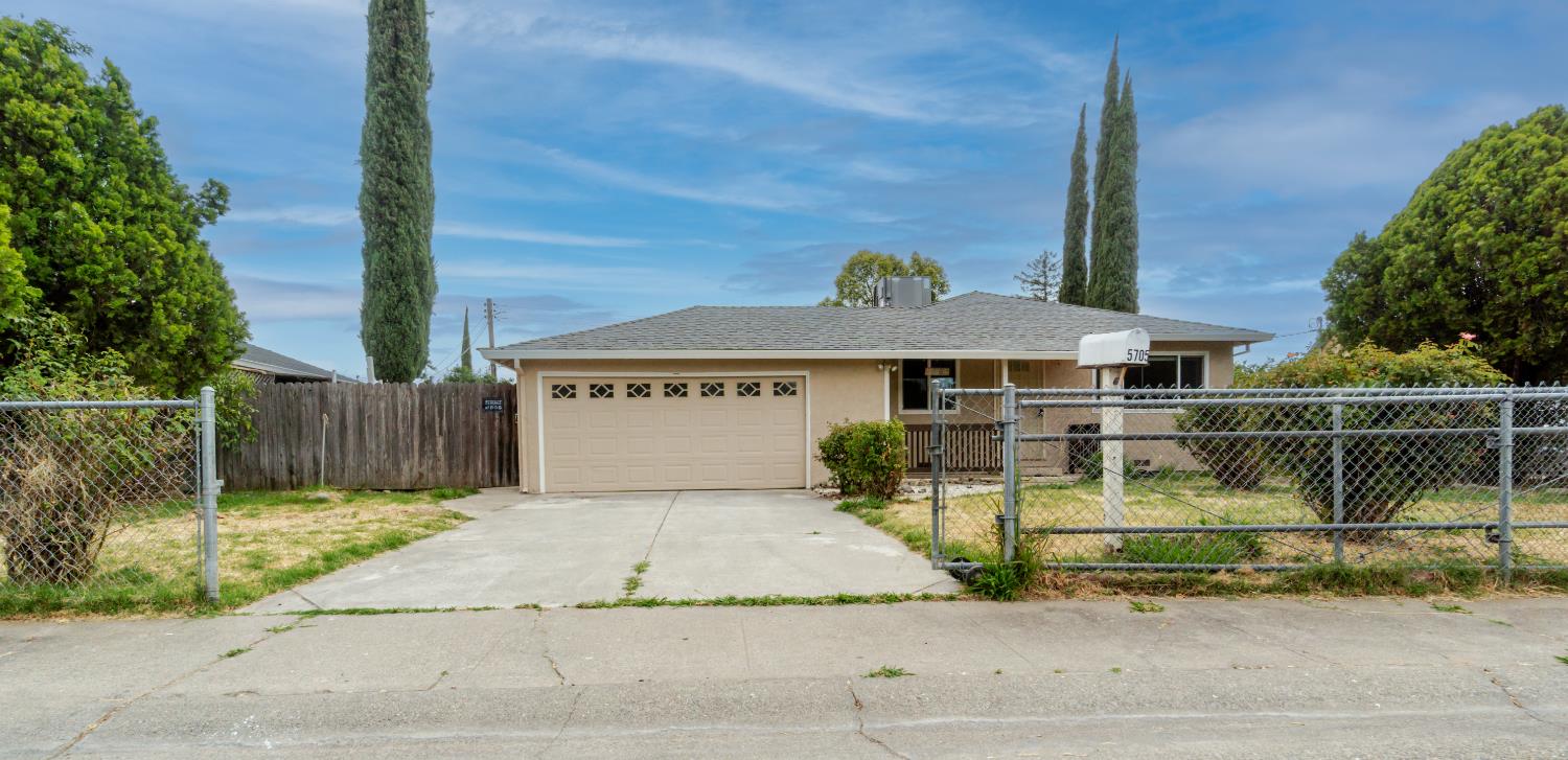 Detail Gallery Image 2 of 23 For 5705 San Ardo Way, North Highlands,  CA 95660 - 3 Beds | 1 Baths