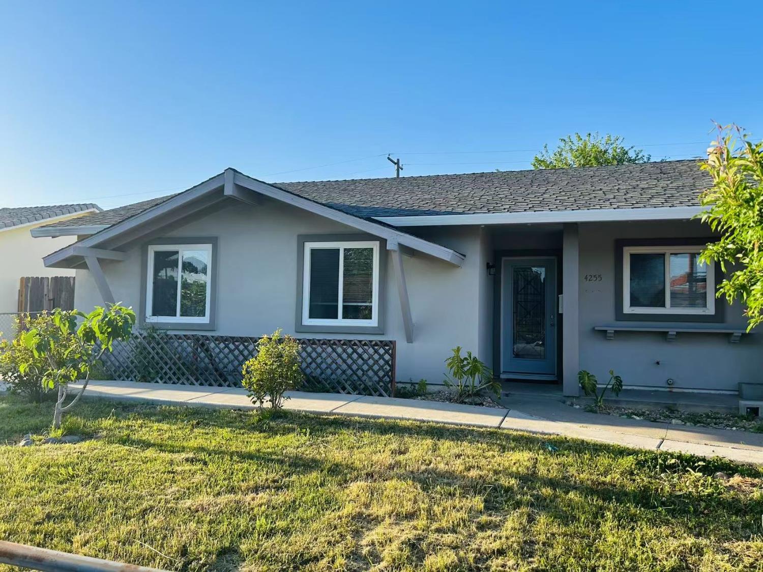 Detail Gallery Image 2 of 35 For 4255 Schofield Way, North Highlands,  CA 95660 - 4 Beds | 2 Baths