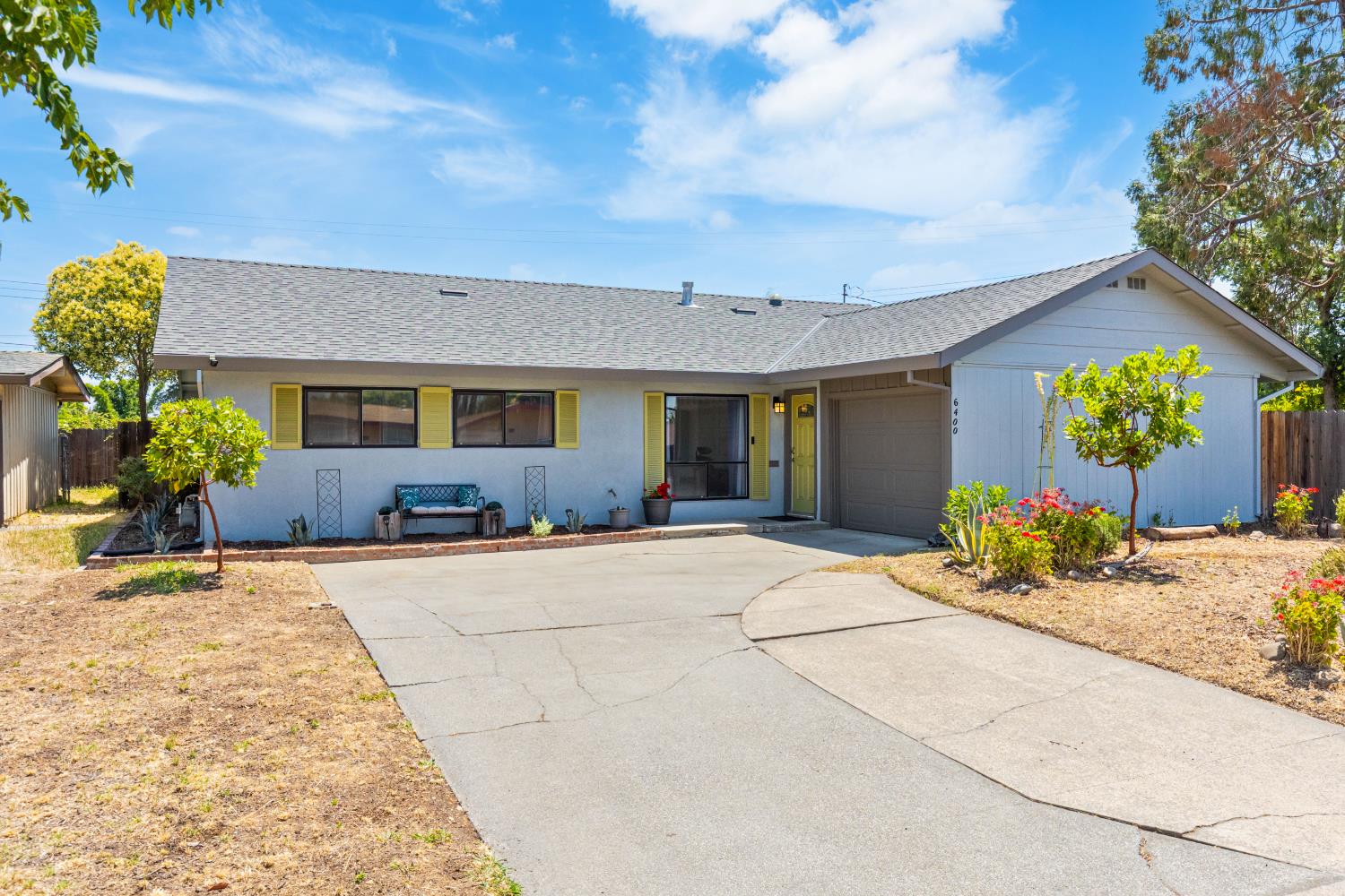 Detail Gallery Image 1 of 1 For 6400 Doncrest Ln, North Highlands,  CA 95660 - 3 Beds | 2 Baths