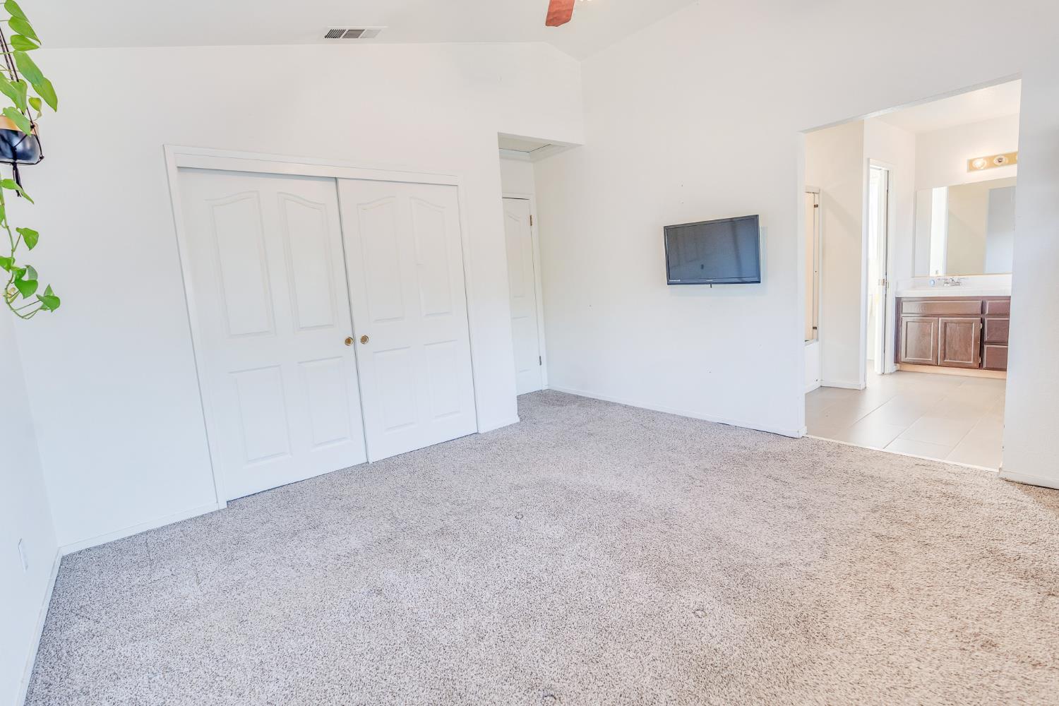 Detail Gallery Image 45 of 66 For 930 Kathy St, Los Banos,  CA 93635 - 4 Beds | 2/1 Baths