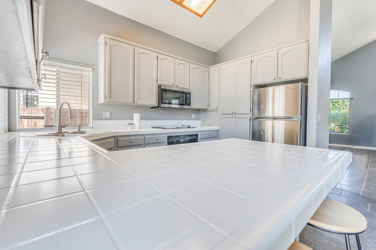 Detail Gallery Image 19 of 66 For 930 Kathy St, Los Banos,  CA 93635 - 4 Beds | 2/1 Baths
