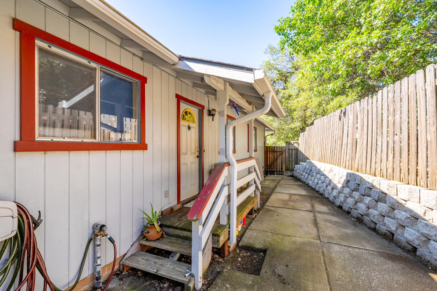 Detail Gallery Image 6 of 73 For 111 W Oak Hill Dr, Colfax,  CA 95713 - 4 Beds | 2/1 Baths