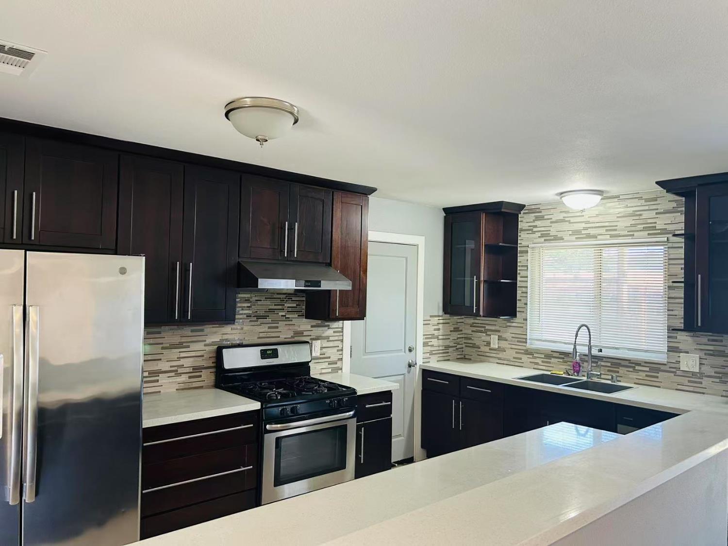 Detail Gallery Image 7 of 35 For 4255 Schofield Way, North Highlands,  CA 95660 - 4 Beds | 2 Baths