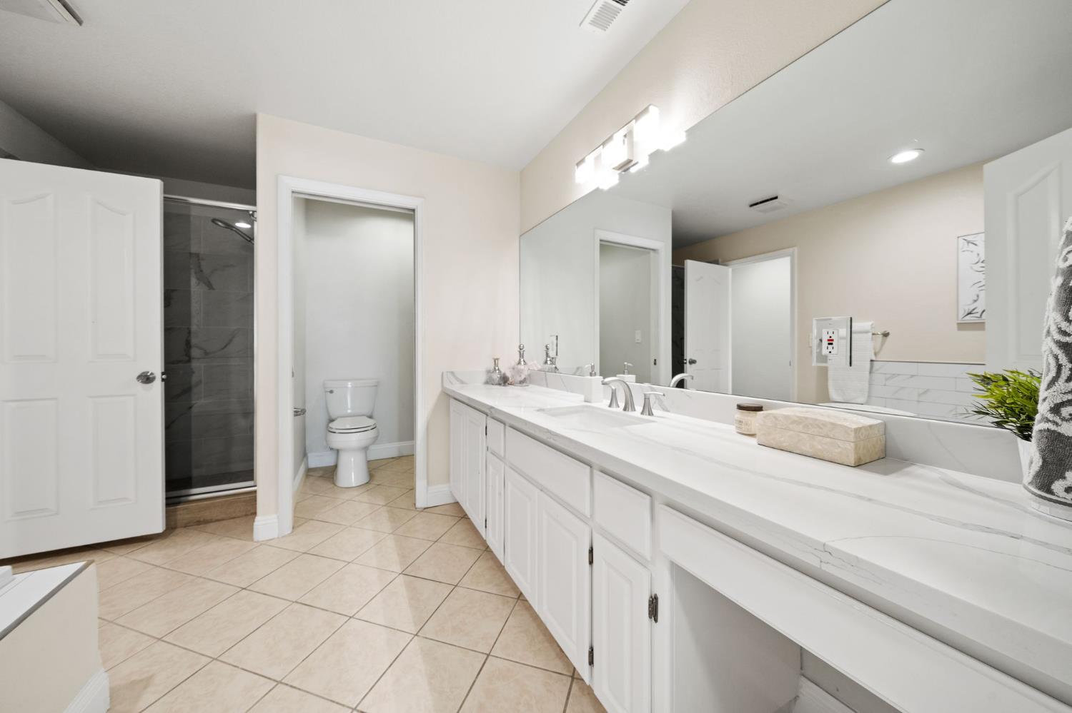 Detail Gallery Image 29 of 93 For 6312 Skittone Rd, Modesto,  CA 95356 - 5 Beds | 4 Baths