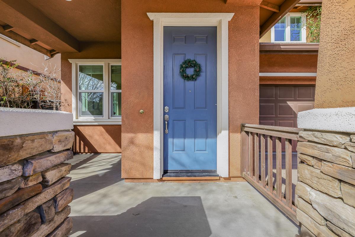 Detail Gallery Image 4 of 53 For 327 W Laverne Ct, Mountain House,  CA 95391 - 4 Beds | 3 Baths