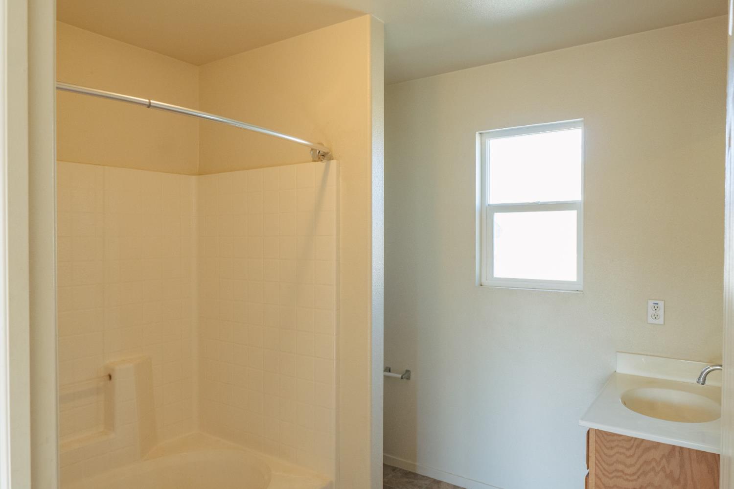 Detail Gallery Image 33 of 53 For 4376 Mathias Way, Merced,  CA 95348 - 3 Beds | 2/1 Baths