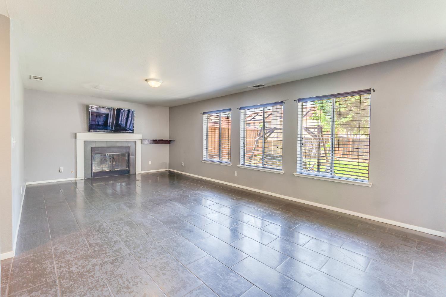 Detail Gallery Image 26 of 66 For 930 Kathy St, Los Banos,  CA 93635 - 4 Beds | 2/1 Baths