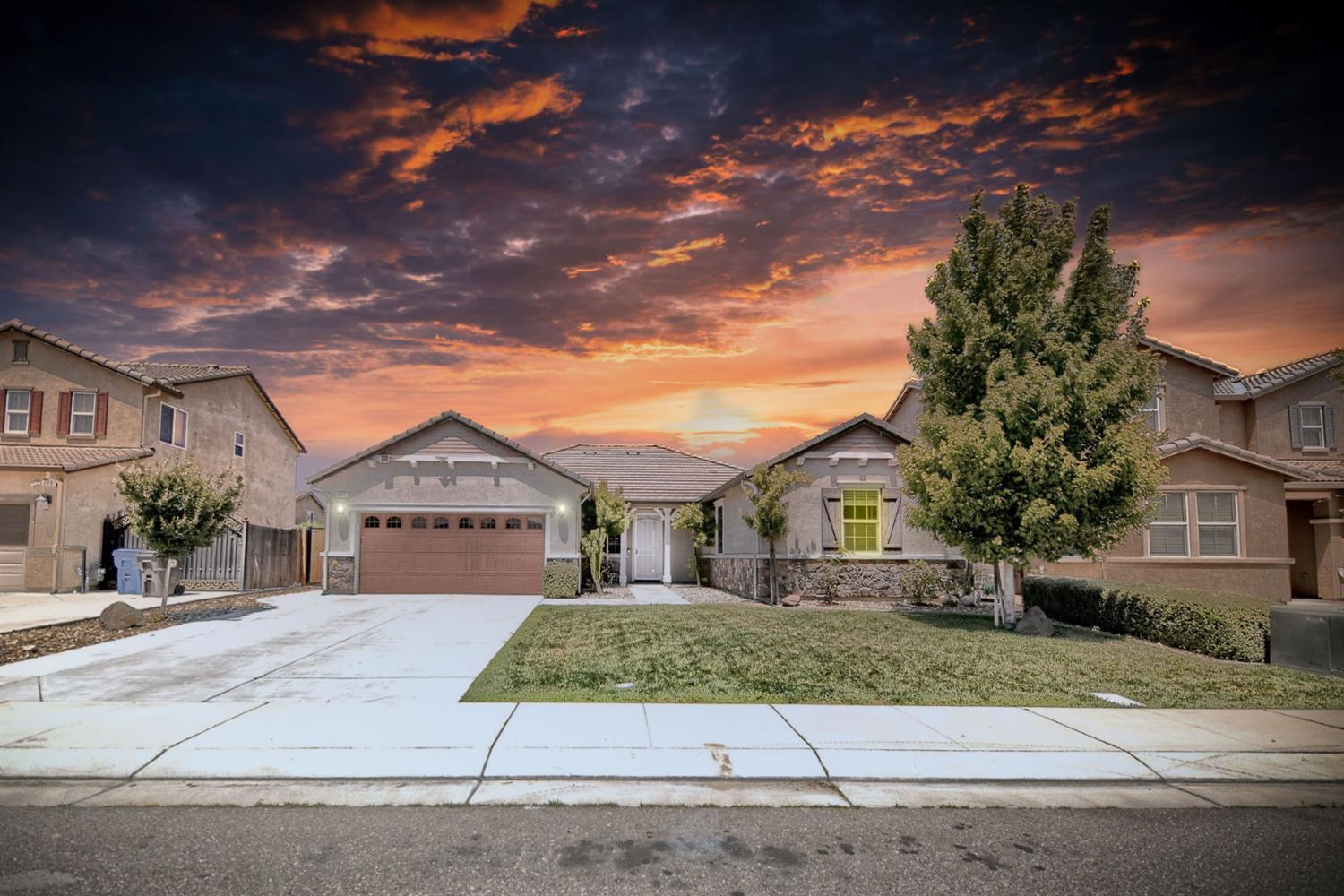 Detail Gallery Image 2 of 81 For 245 Springfield Dr, Manteca,  CA 95337 - 3 Beds | 2 Baths