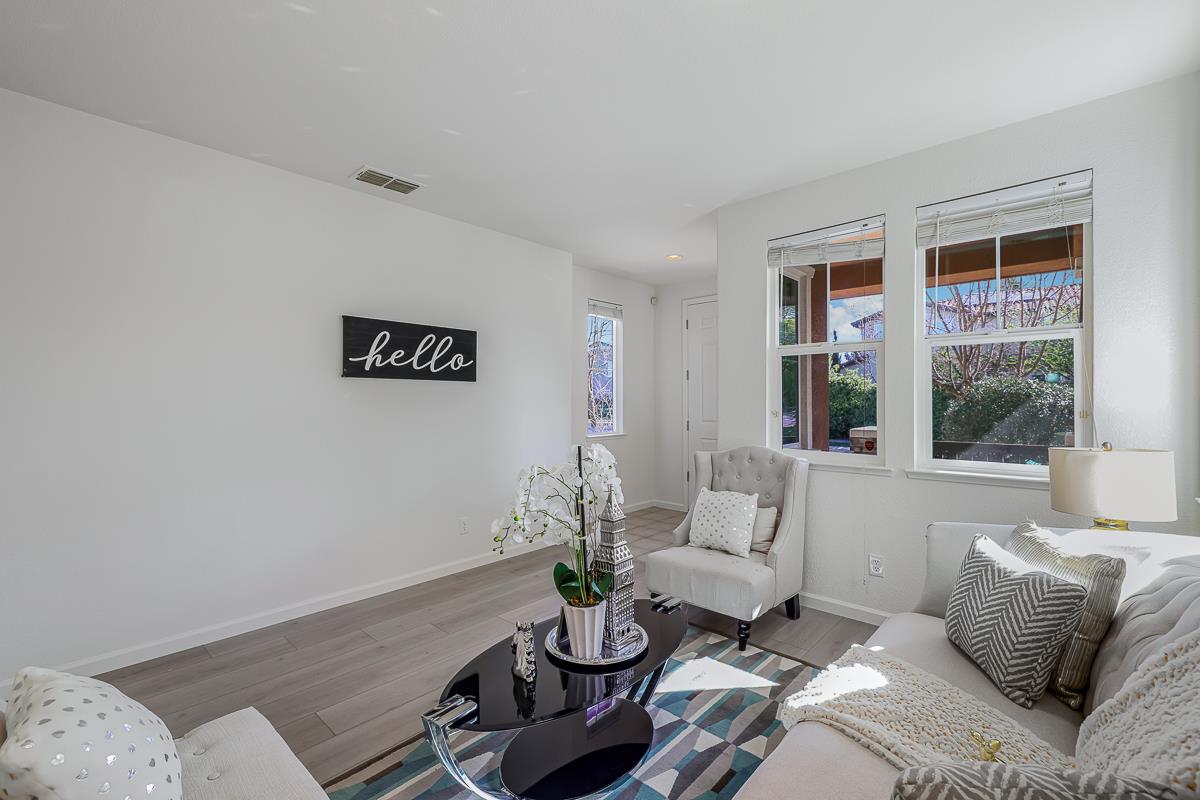 Detail Gallery Image 8 of 53 For 327 W Laverne Ct, Mountain House,  CA 95391 - 4 Beds | 3 Baths