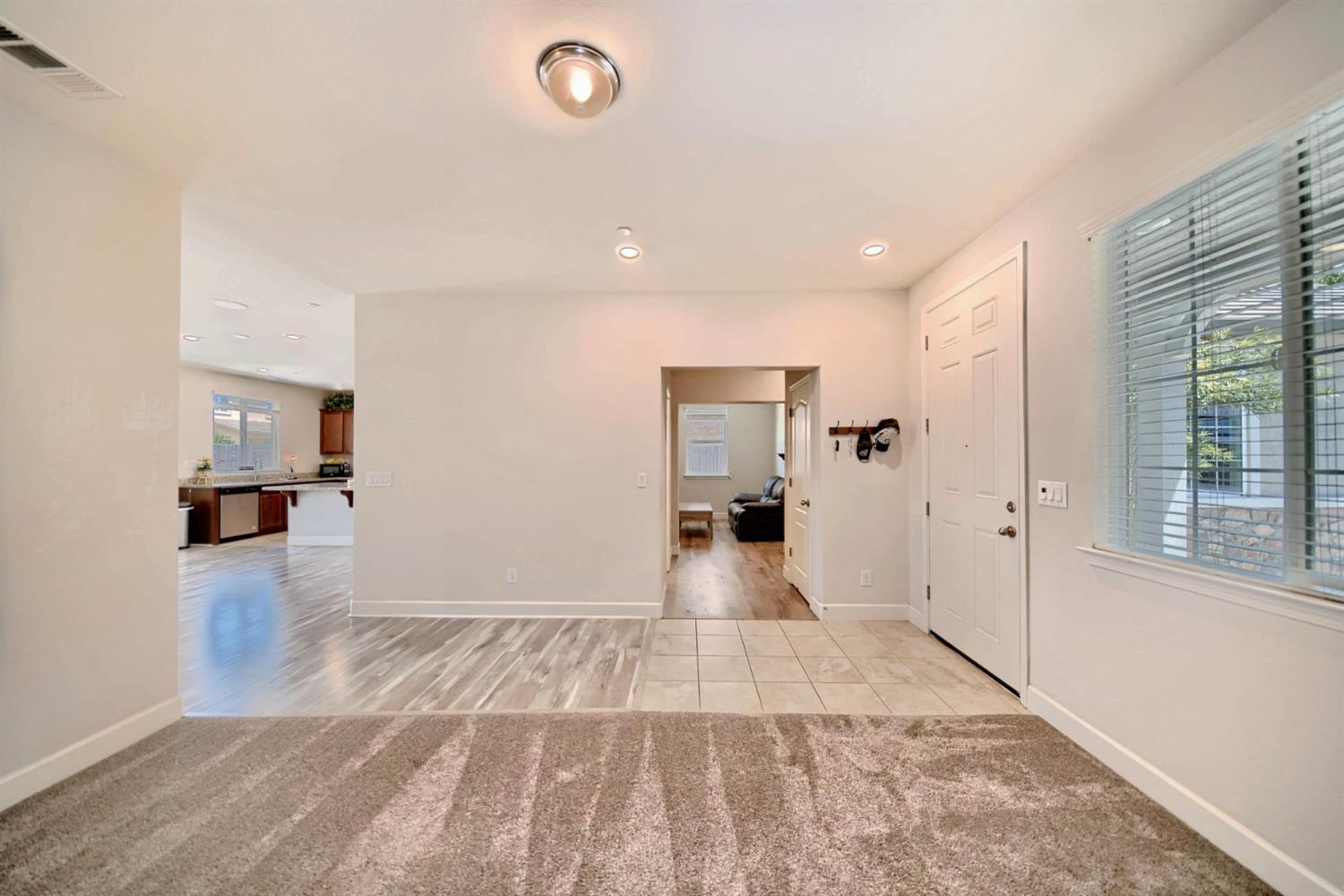 Detail Gallery Image 10 of 81 For 245 Springfield Dr, Manteca,  CA 95337 - 3 Beds | 2 Baths