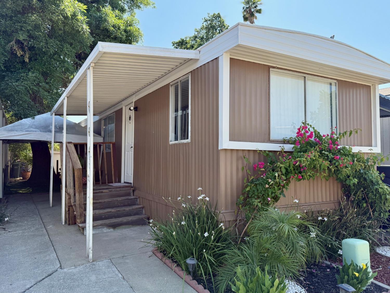Detail Gallery Image 1 of 29 For 3728 Arroyo Seco Ln 81, North Highlands,  CA 95660 - 2 Beds | 1 Baths