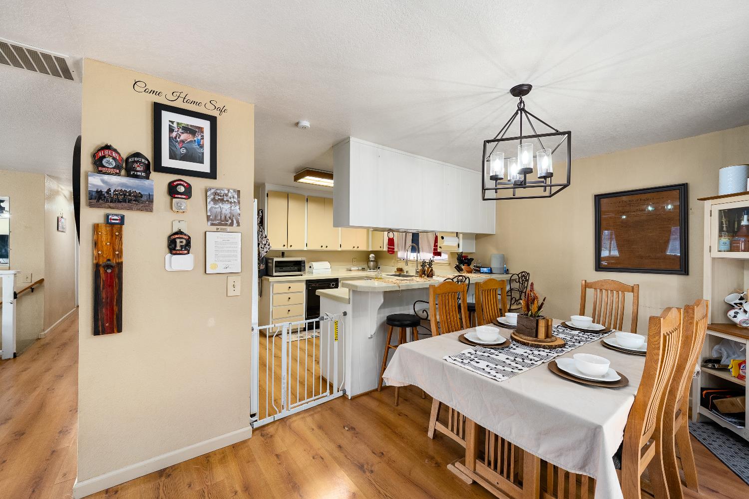 Detail Gallery Image 12 of 73 For 111 W Oak Hill Dr, Colfax,  CA 95713 - 4 Beds | 2/1 Baths