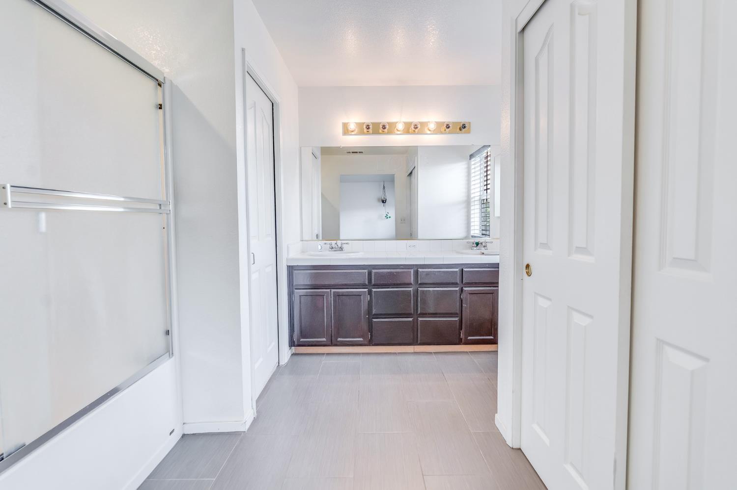 Detail Gallery Image 47 of 66 For 930 Kathy St, Los Banos,  CA 93635 - 4 Beds | 2/1 Baths