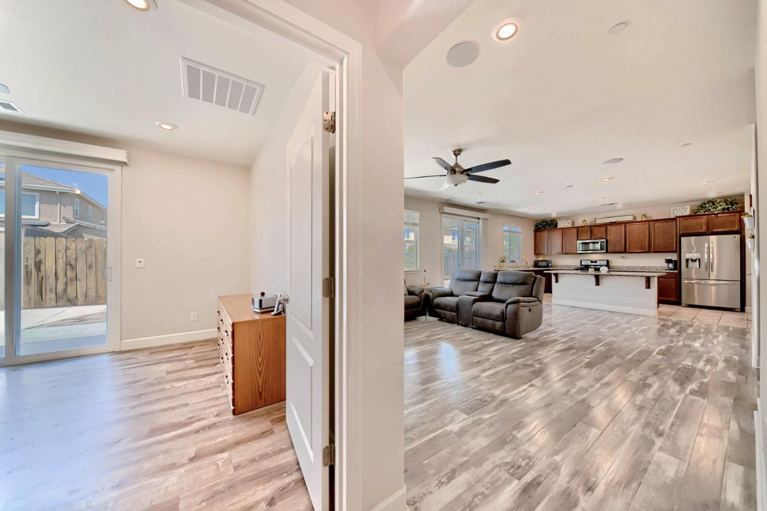 Detail Gallery Image 69 of 81 For 245 Springfield Dr, Manteca,  CA 95337 - 3 Beds | 2 Baths