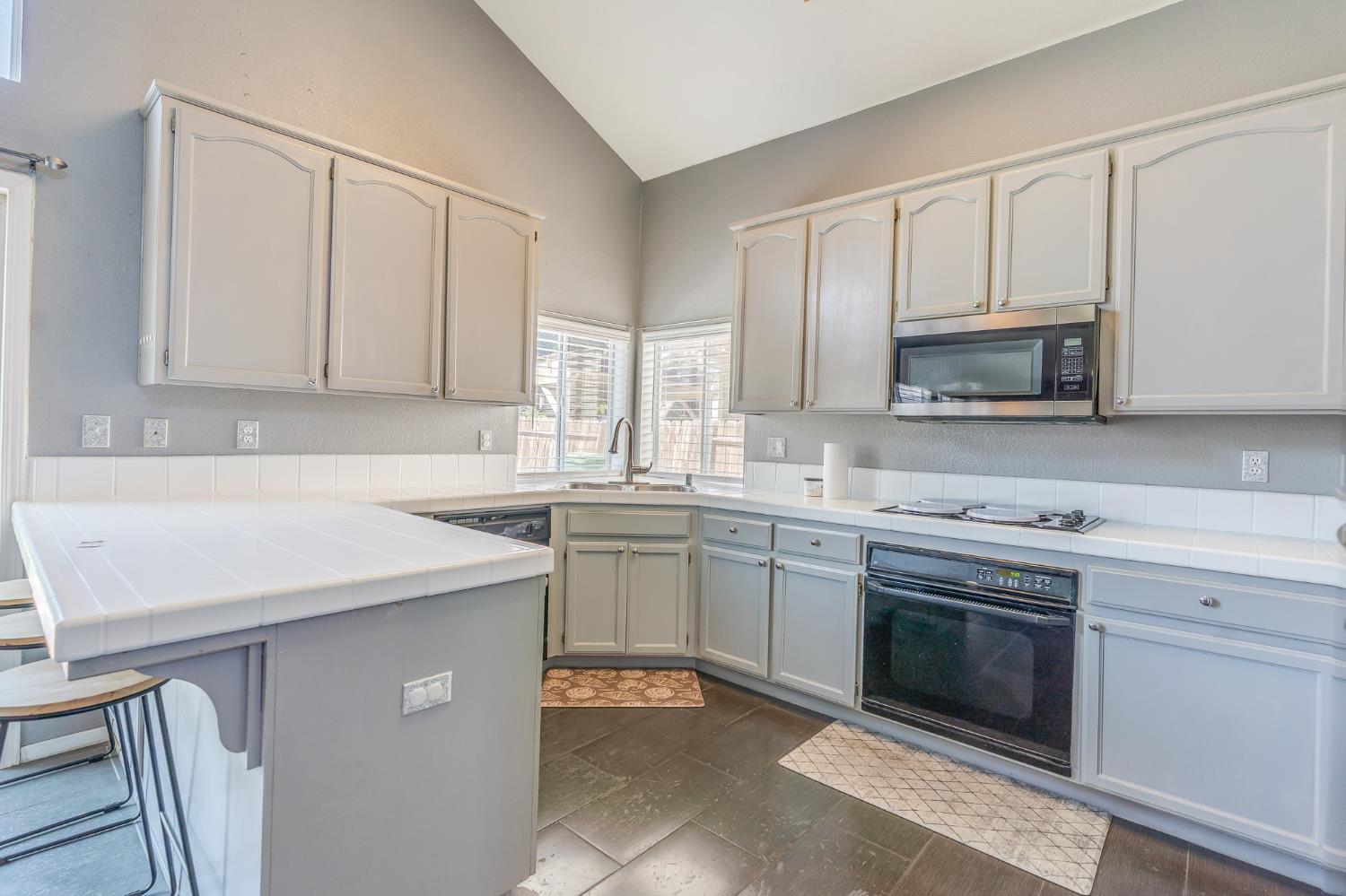 Detail Gallery Image 20 of 66 For 930 Kathy St, Los Banos,  CA 93635 - 4 Beds | 2/1 Baths