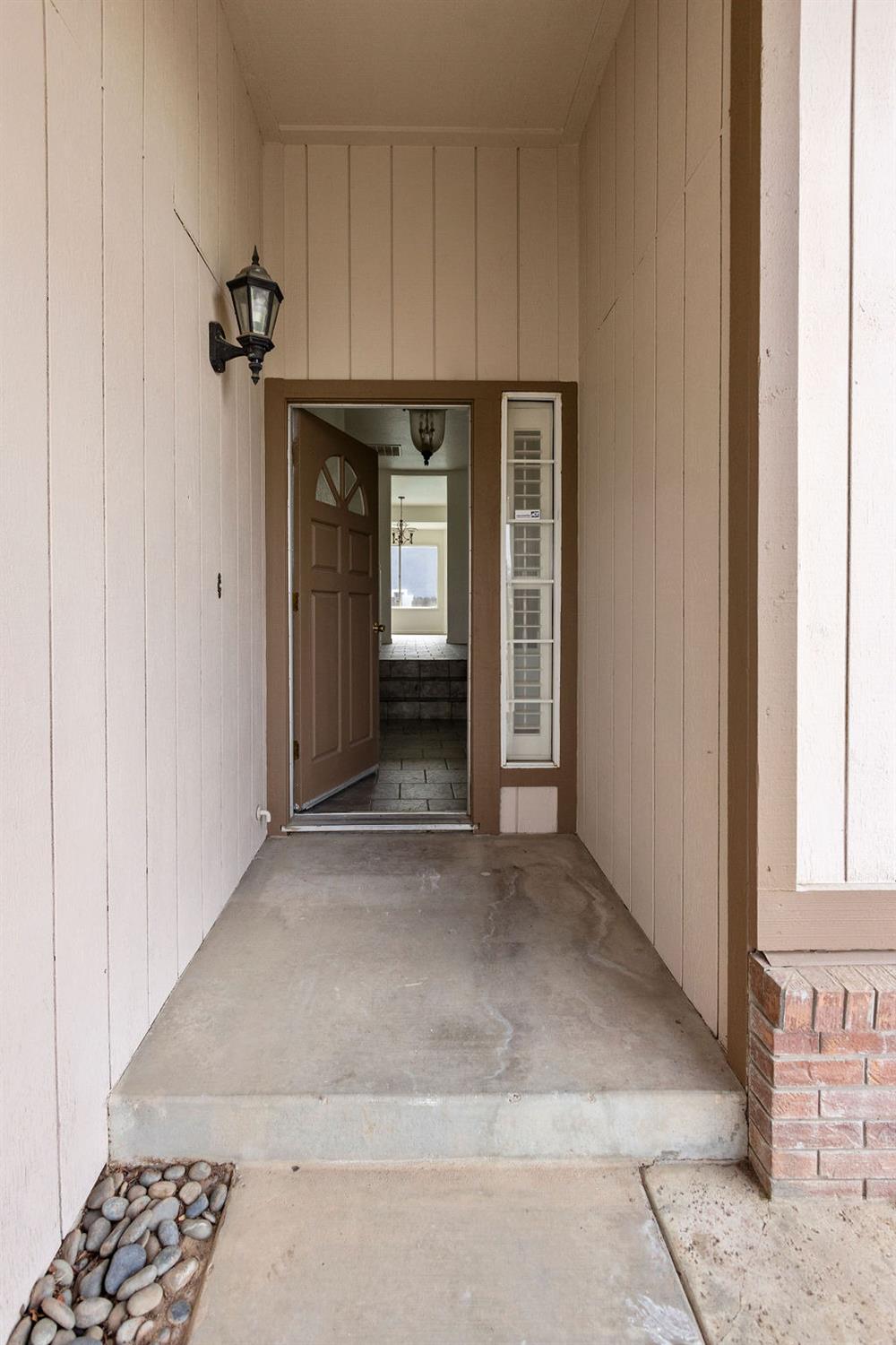 Detail Gallery Image 2 of 37 For 1844 Charles St, Hughson,  CA 95326 - 4 Beds | 3 Baths