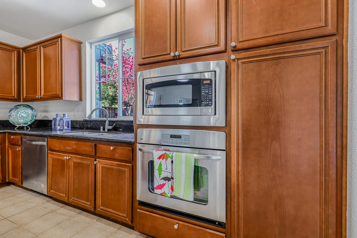 Detail Gallery Image 18 of 53 For 327 W Laverne Ct, Mountain House,  CA 95391 - 4 Beds | 3 Baths