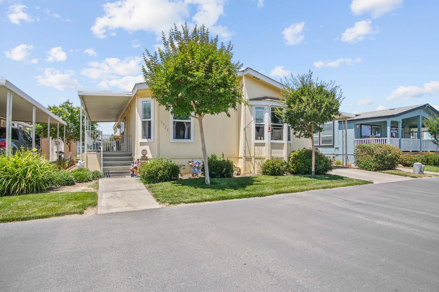 Detail Gallery Image 1 of 23 For 1557 Monte Cristo Way, Livingston,  CA 95334 - 2 Beds | 2 Baths