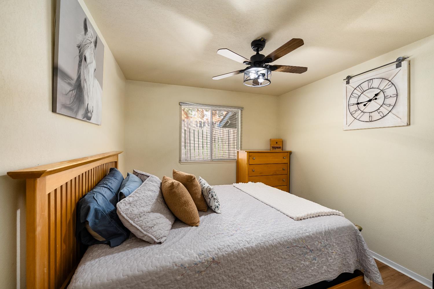 Detail Gallery Image 19 of 73 For 111 W Oak Hill Dr, Colfax,  CA 95713 - 4 Beds | 2/1 Baths