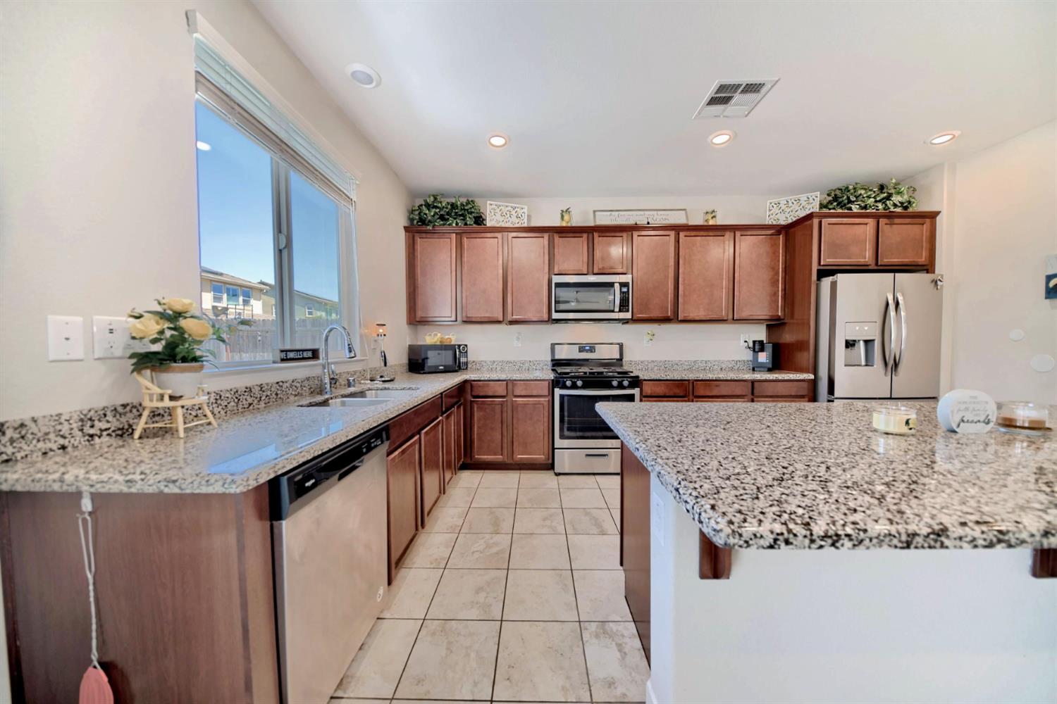 Detail Gallery Image 27 of 81 For 245 Springfield Dr, Manteca,  CA 95337 - 3 Beds | 2 Baths