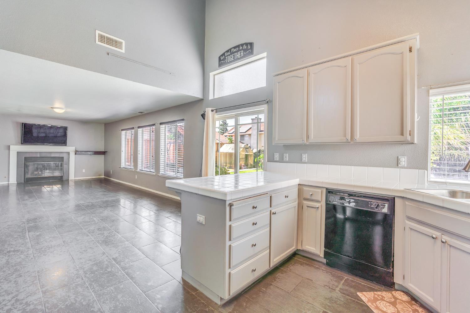 Detail Gallery Image 21 of 66 For 930 Kathy St, Los Banos,  CA 93635 - 4 Beds | 2/1 Baths
