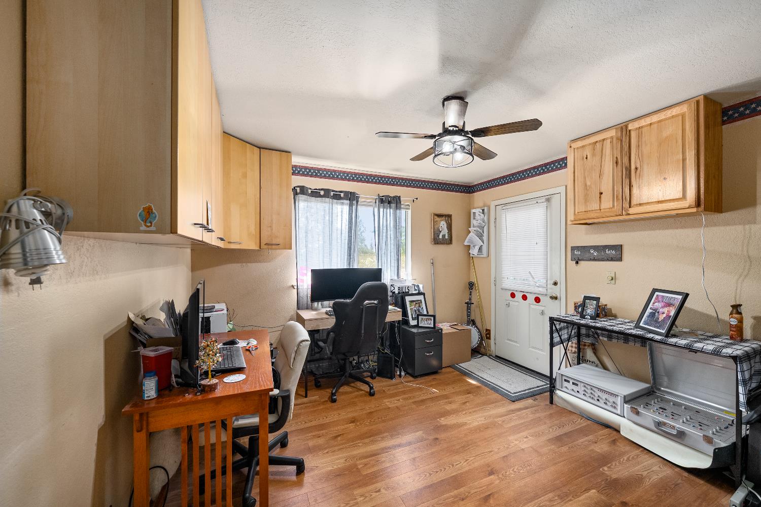 Detail Gallery Image 25 of 73 For 111 W Oak Hill Dr, Colfax,  CA 95713 - 4 Beds | 2/1 Baths