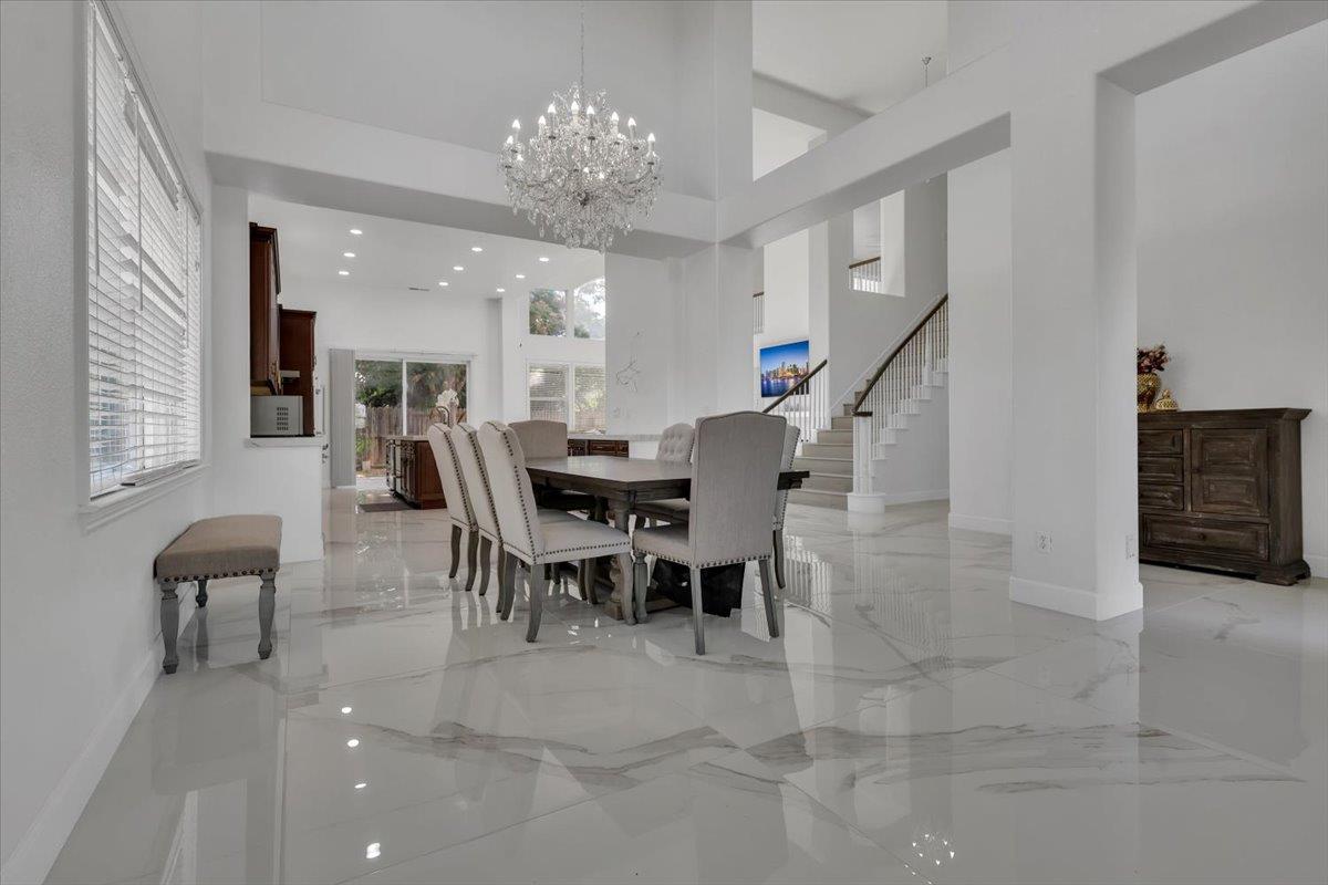 Detail Gallery Image 8 of 87 For 1415 N Ripon Rd, Ripon,  CA 95366 - 5 Beds | 4 Baths