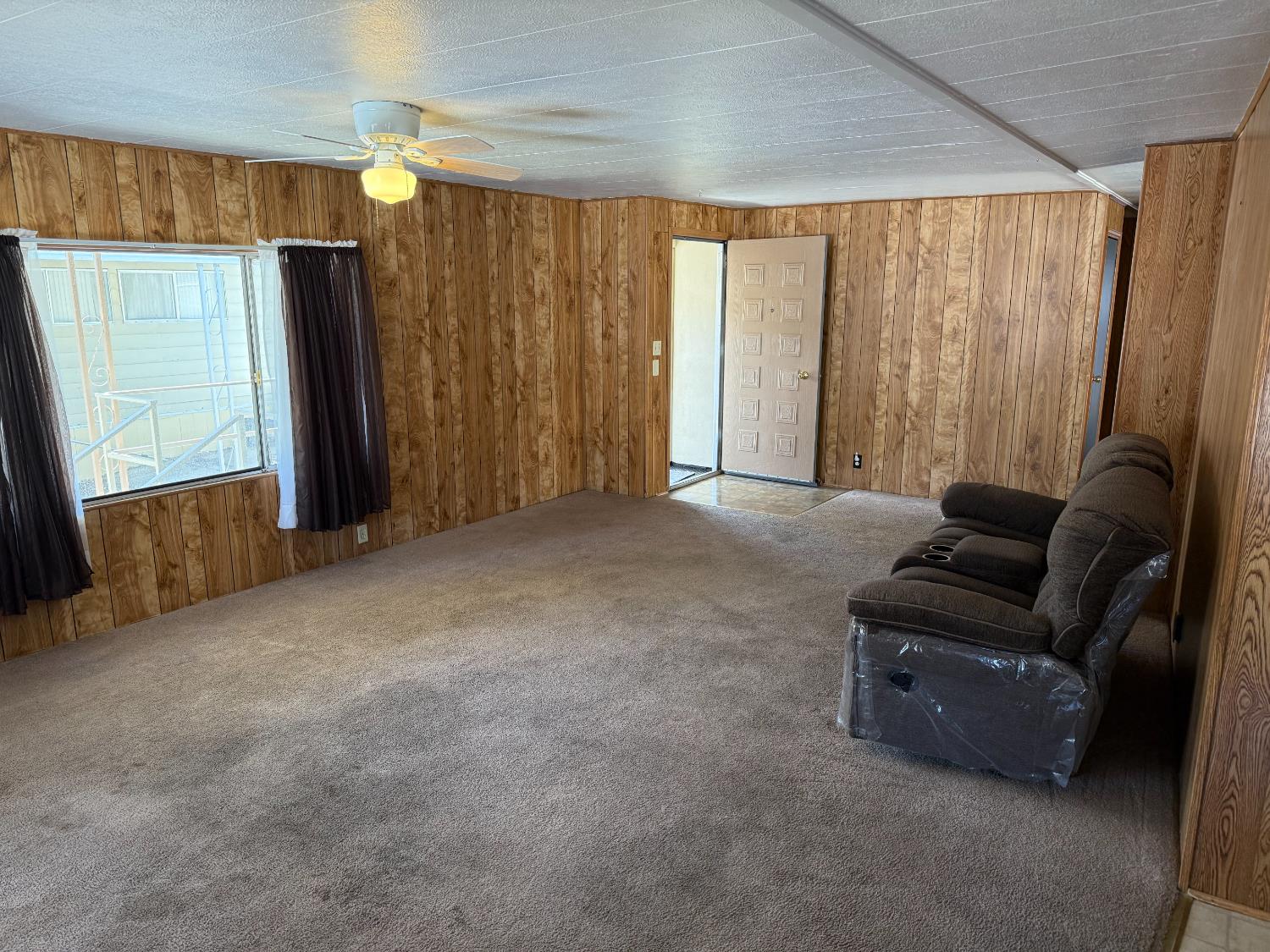 Detail Gallery Image 4 of 13 For 5100 N Highway 99 141, Stockton,  CA 95212 - 3 Beds | 2 Baths