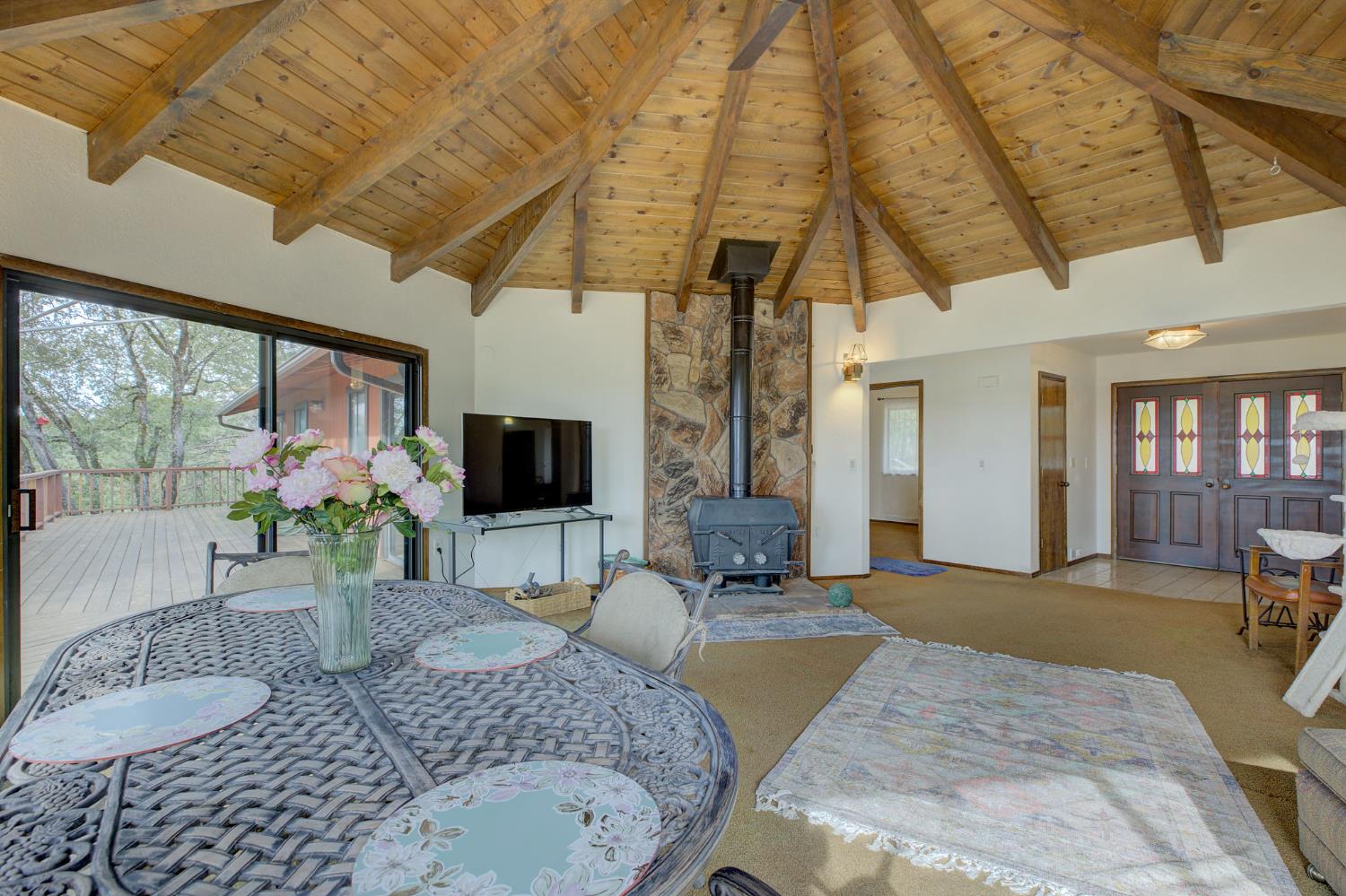 Detail Gallery Image 8 of 39 For 100 Overlook Dr Ca,  Colfax,  CA 95713 - 4 Beds | 2/1 Baths
