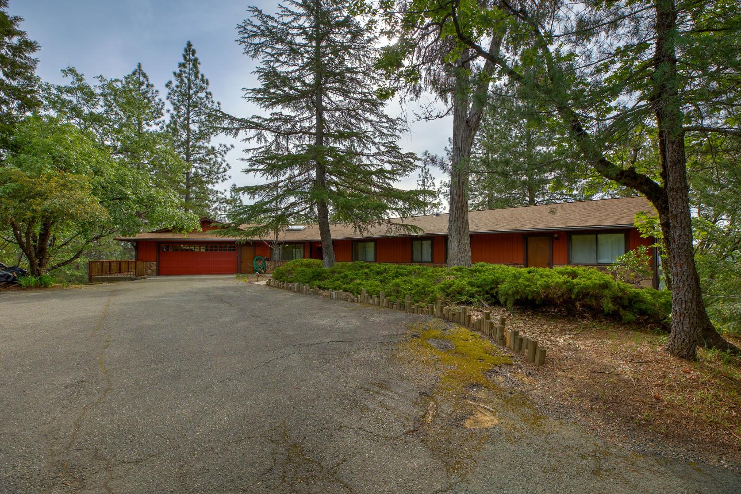 Detail Gallery Image 2 of 39 For 100 Overlook Dr Ca,  Colfax,  CA 95713 - 4 Beds | 2/1 Baths