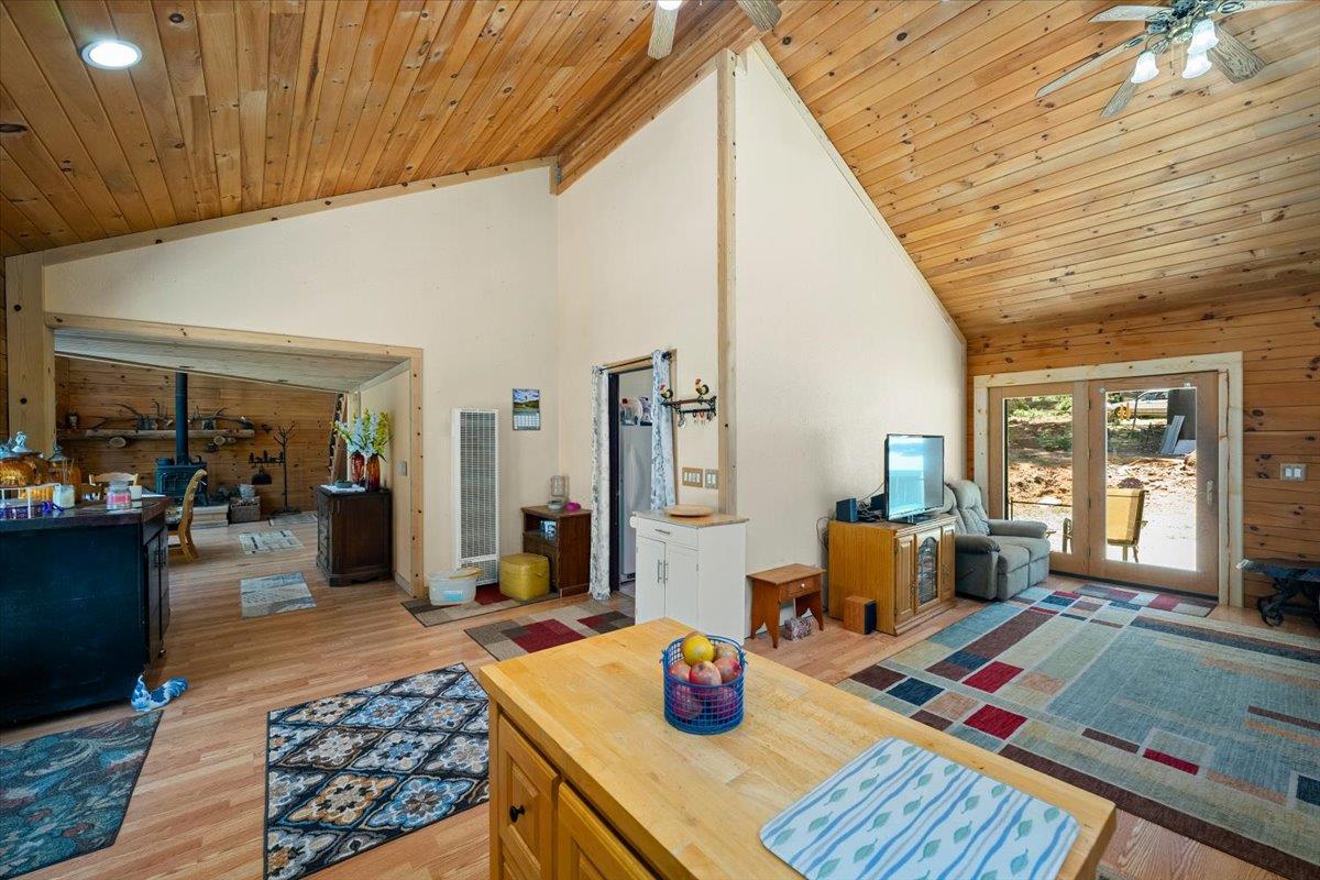 Detail Gallery Image 15 of 93 For 3065 Oregon Trail Rd, Georgetown,  CA 95634 - 3 Beds | 2 Baths