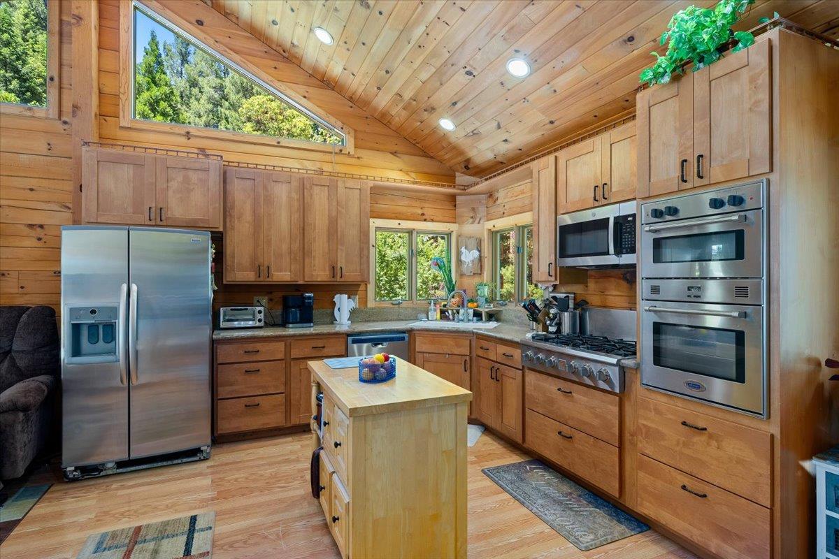 Detail Gallery Image 12 of 93 For 3065 Oregon Trail Rd, Georgetown,  CA 95634 - 3 Beds | 2 Baths